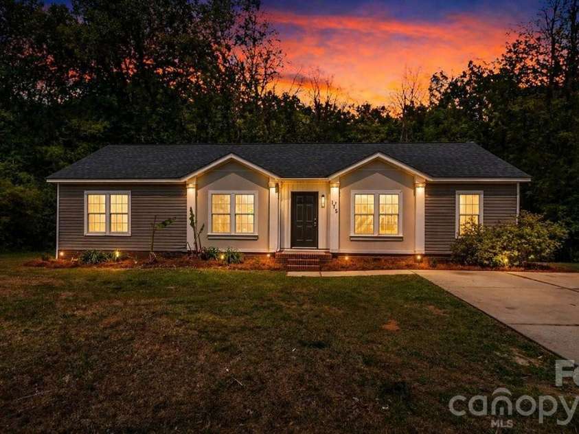 175 Fallsworth Court, Salisbury, NC 28147.  MLS# CAR4373522, YatesRealty ID 15472. 