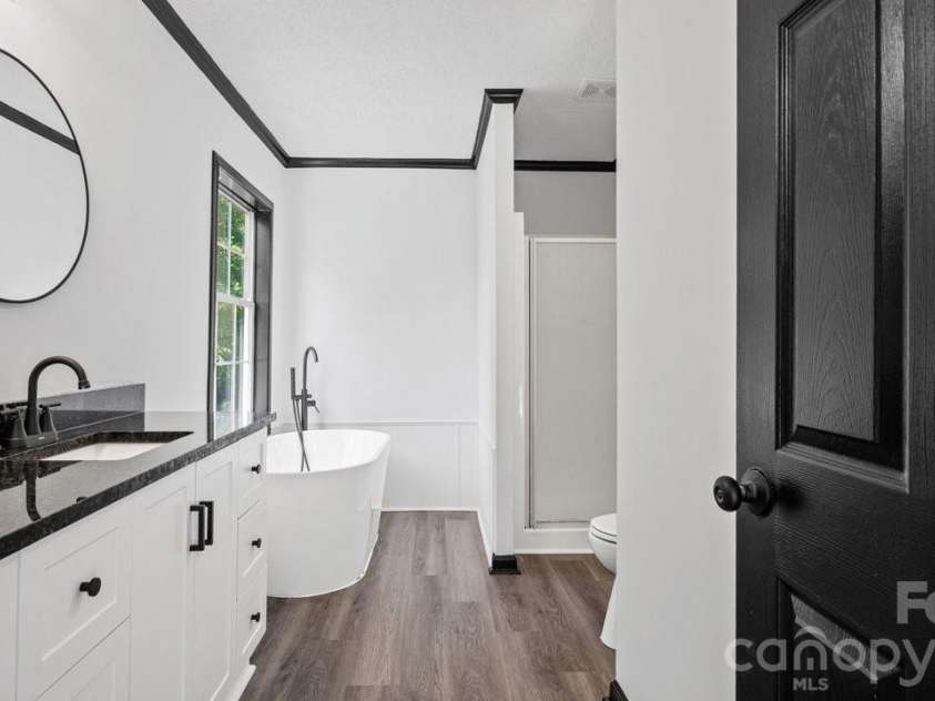 175 Fallsworth Court, Salisbury, NC 28147.  MLS# CAR4373522, YatesRealty ID 15472. Primary bath 