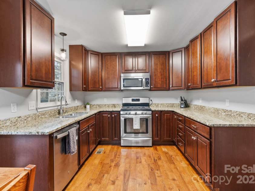 401 Silver Maple Court, Fletcher, NC 28732.  MLS# CAR4225448, YatesRealty ID 15472. 