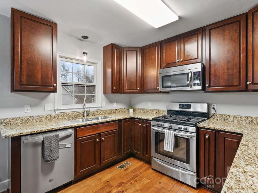 401 Silver Maple Court, Fletcher, NC 28732.  MLS# CAR4225448, YatesRealty ID 15472. 