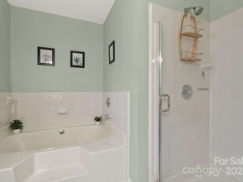 401 Silver Maple Court, Fletcher, NC 28732.  MLS# CAR4225448, YatesRealty ID 15472. 