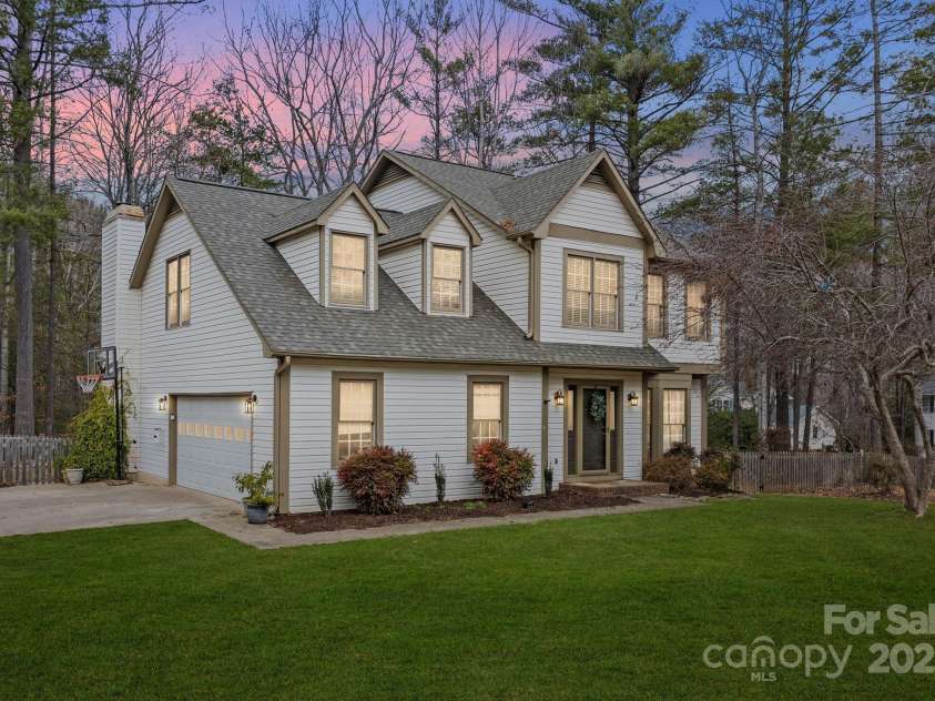 401 Silver Maple Court, Fletcher, NC 28732.  MLS# CAR4225448, YatesRealty ID 15472. 