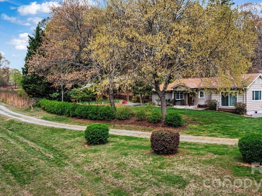 1600 Wooten Street, Catawba, NC 28609.  MLS# CAR4368646, YatesRealty ID 15473. Front Drive Entry View 