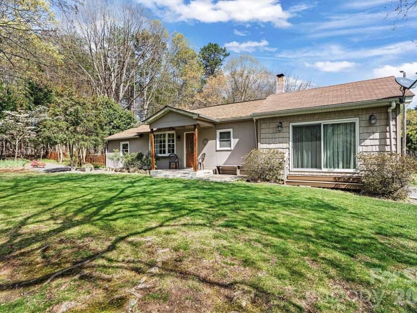 1600 Wooten Street, Catawba, NC 28609.  MLS# CAR4368646, YatesRealty ID 15473. Front Focused View