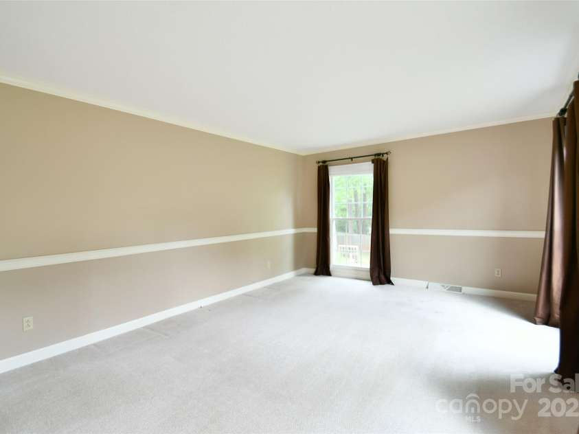 202 Brookmeade Drive, Statesville, NC 28625.  MLS# CAR4250680, YatesRealty ID 15473. 