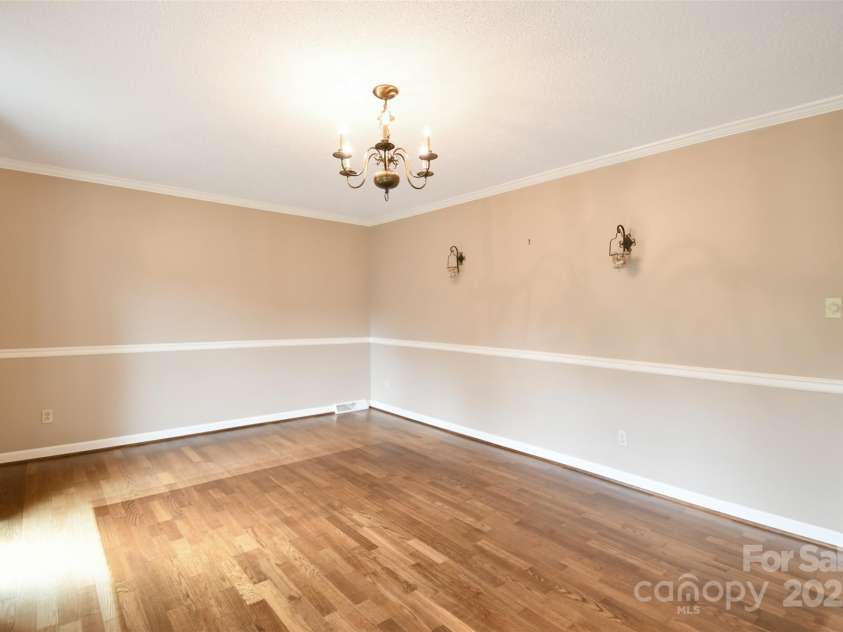 202 Brookmeade Drive, Statesville, NC 28625.  MLS# CAR4250680, YatesRealty ID 15473. 