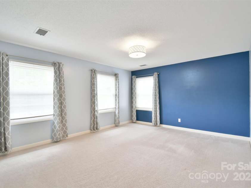 202 Brookmeade Drive, Statesville, NC 28625.  MLS# CAR4250680, YatesRealty ID 15473. 