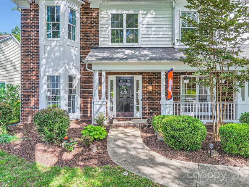 7600 Ridgefield Drive, Charlotte, NC 28269.  MLS# CAR4255241, YatesRealty ID 15475. 