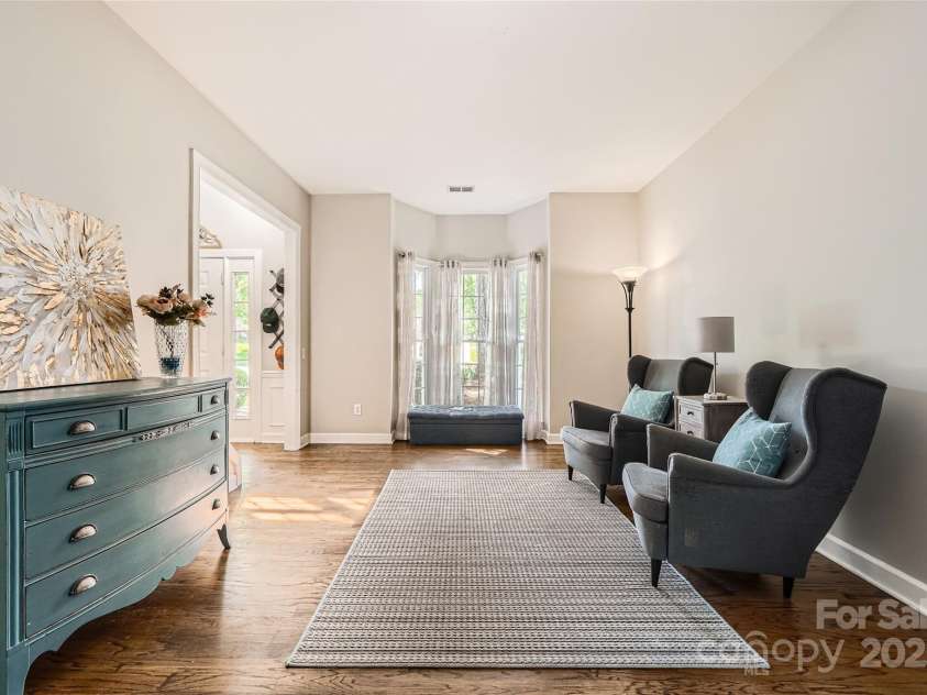 7600 Ridgefield Drive, Charlotte, NC 28269.  MLS# CAR4255241, YatesRealty ID 15475. 