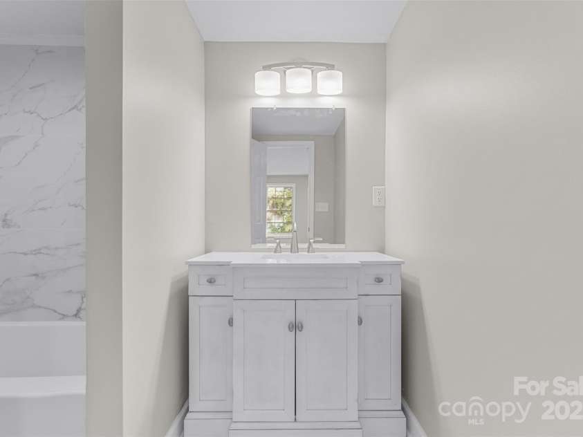 621 Mulberry Street, Winston Salem, NC 27101.  MLS# CAR4277093, YatesRealty ID 15477. 