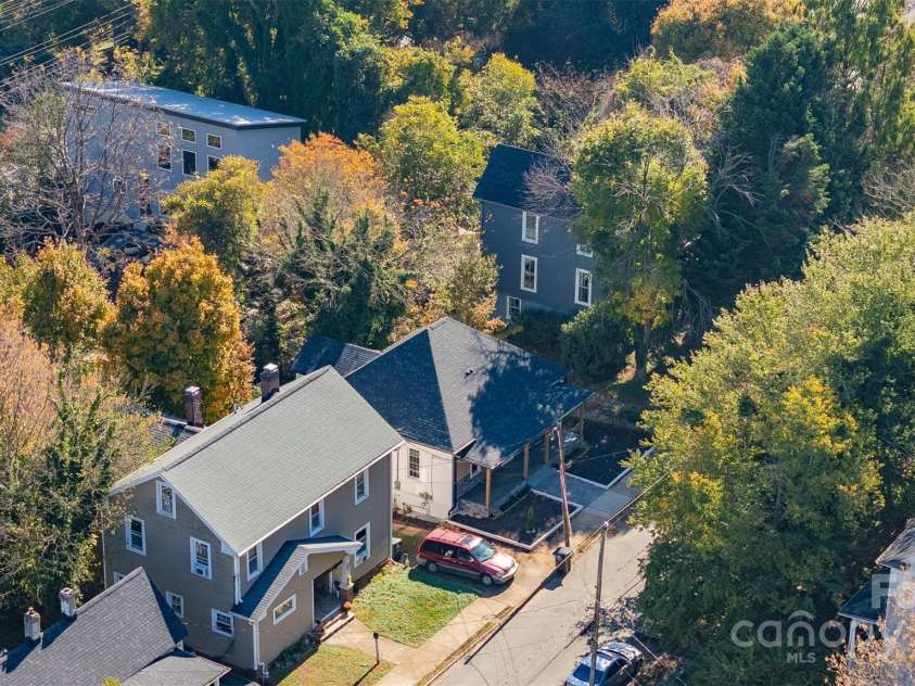 621 Mulberry Street, Winston Salem, NC 27101.  MLS# CAR4277093, YatesRealty ID 15477. 