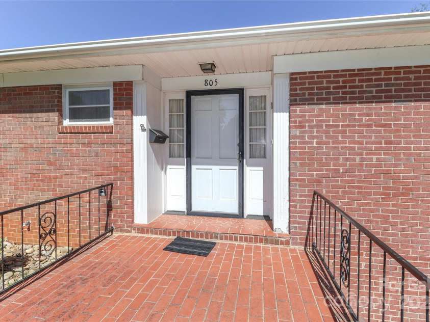 805 Waverly Place, Statesville, NC 28677.  MLS# CAR4254017, YatesRealty ID 15478. 