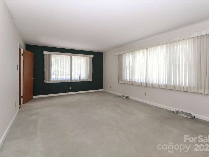 805 Waverly Place, Statesville, NC 28677.  MLS# CAR4254017, YatesRealty ID 15478. 