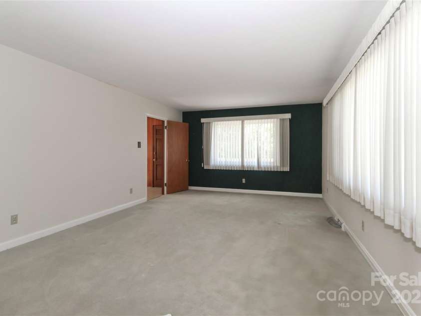 805 Waverly Place, Statesville, NC 28677.  MLS# CAR4254017, YatesRealty ID 15478. 