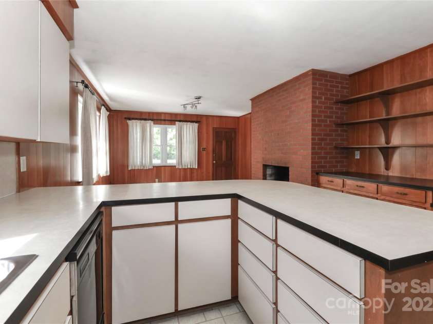 805 Waverly Place, Statesville, NC 28677.  MLS# CAR4254017, YatesRealty ID 15478. 