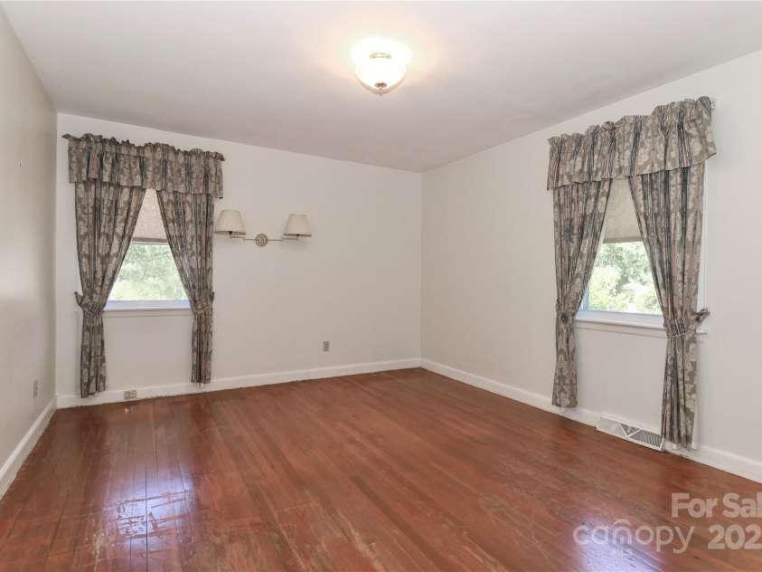 805 Waverly Place, Statesville, NC 28677.  MLS# CAR4254017, YatesRealty ID 15478. 