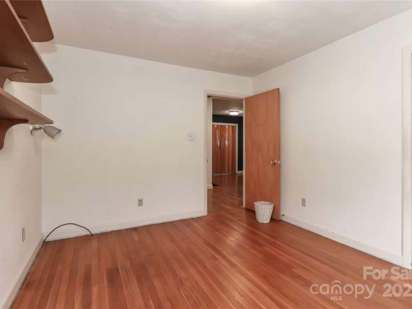 805 Waverly Place, Statesville, NC 28677.  MLS# CAR4254017, YatesRealty ID 15478. 