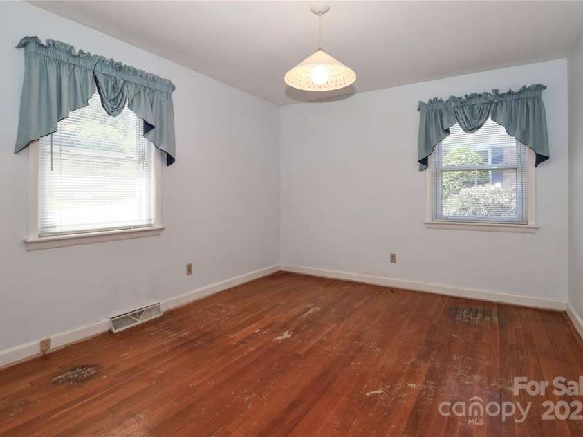 805 Waverly Place, Statesville, NC 28677.  MLS# CAR4254017, YatesRealty ID 15478. 