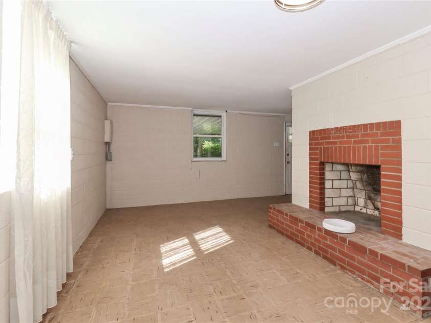 805 Waverly Place, Statesville, NC 28677.  MLS# CAR4254017, YatesRealty ID 15478. 