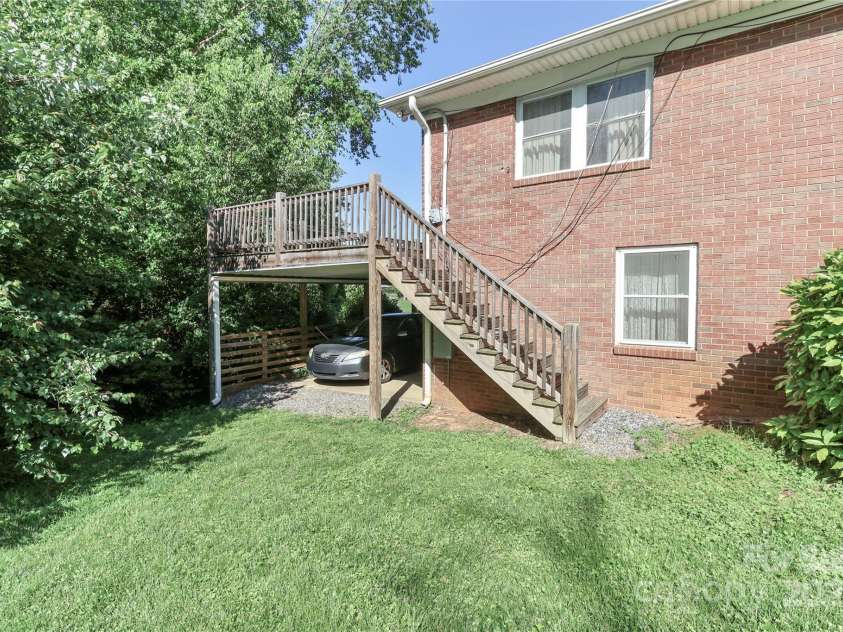 805 Waverly Place, Statesville, NC 28677.  MLS# CAR4254017, YatesRealty ID 15478. 