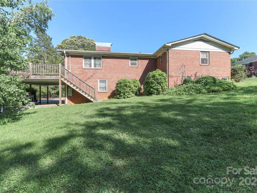 805 Waverly Place, Statesville, NC 28677.  MLS# CAR4254017, YatesRealty ID 15478. 