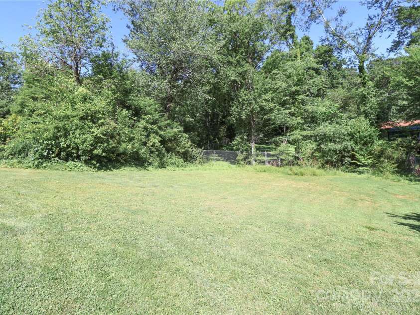 805 Waverly Place, Statesville, NC 28677.  MLS# CAR4254017, YatesRealty ID 15478. 