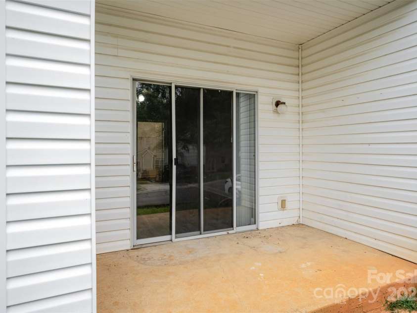 21252 Hickory Street, Cornelius, NC 28031.  MLS# CAR4293001, YatesRealty ID 1548. 