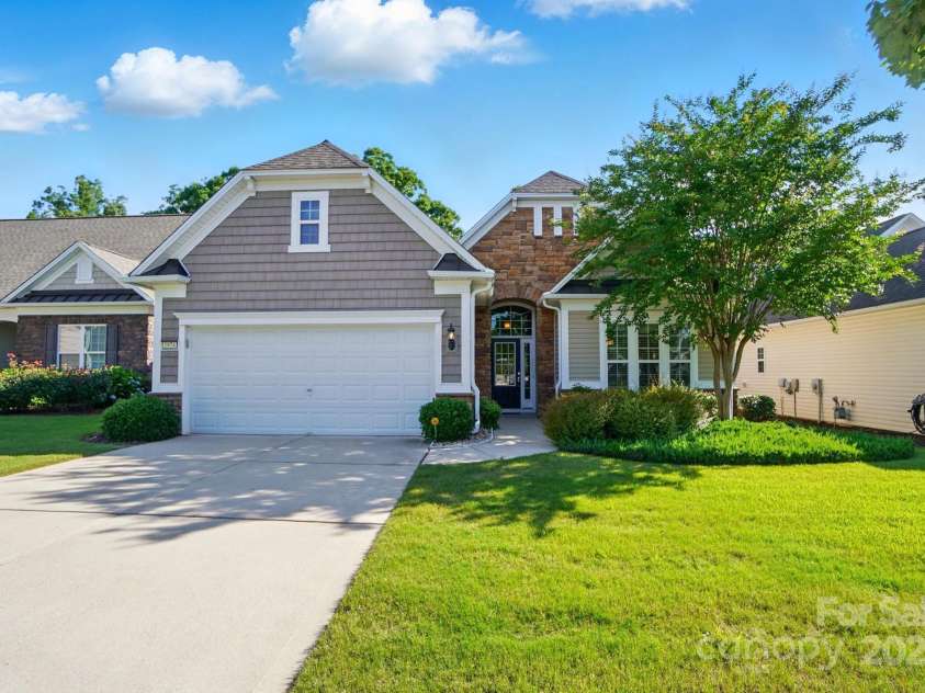 1974 Links View Drive, Fort Mill, SC 29707.  MLS# CAR4263175, YatesRealty ID 15480. 