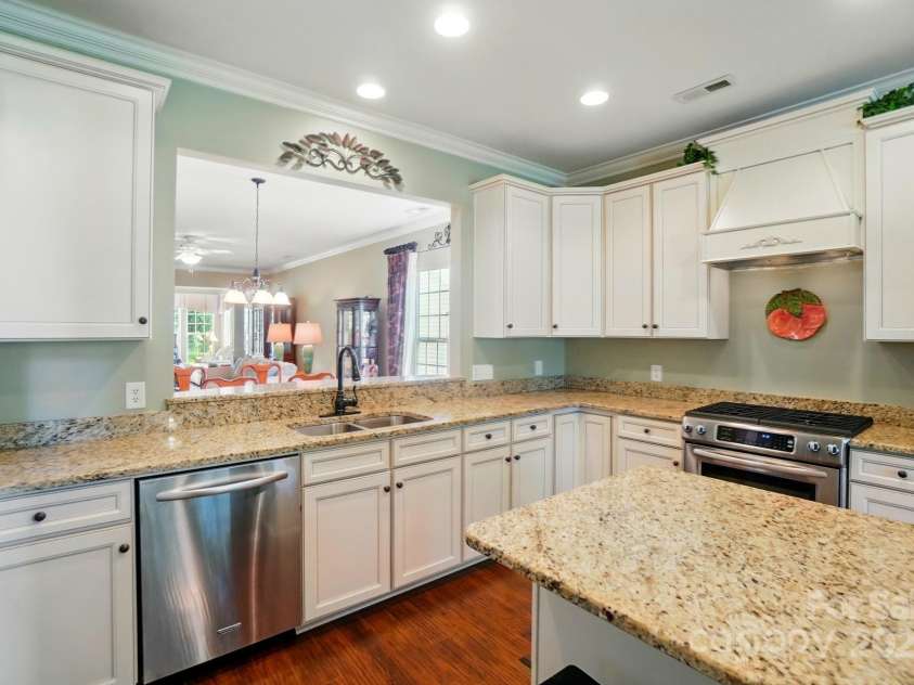 1974 Links View Drive, Fort Mill, SC 29707.  MLS# CAR4263175, YatesRealty ID 15480. 
