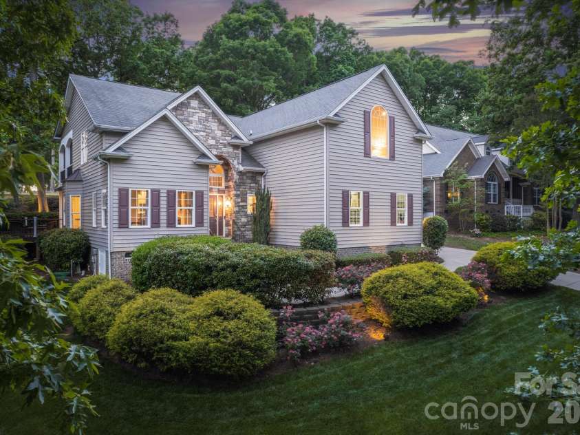 3083 Three Wood Drive, Denver, NC 28037.  MLS# CAR4372412, YatesRealty ID 15481. 