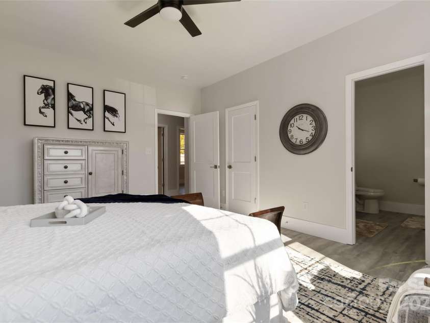 3008 Cricketeer Drive, Charlotte, NC 28216.  MLS# CAR4305520, YatesRealty ID 15482. 