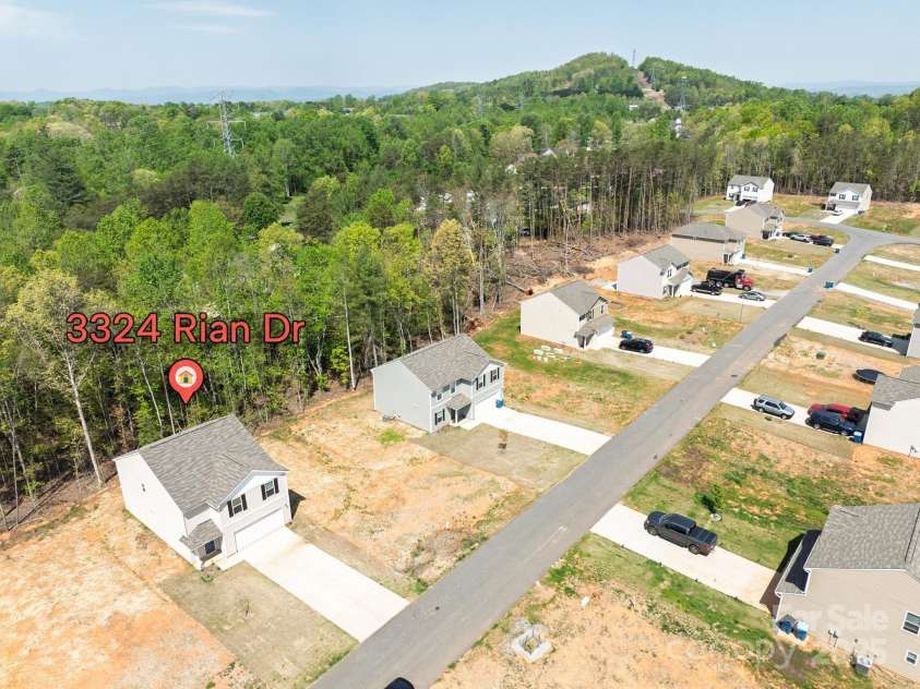 3324 Rian Drive, Lenoir, NC 28645.  MLS# CAR4249474, YatesRealty ID 15483. 