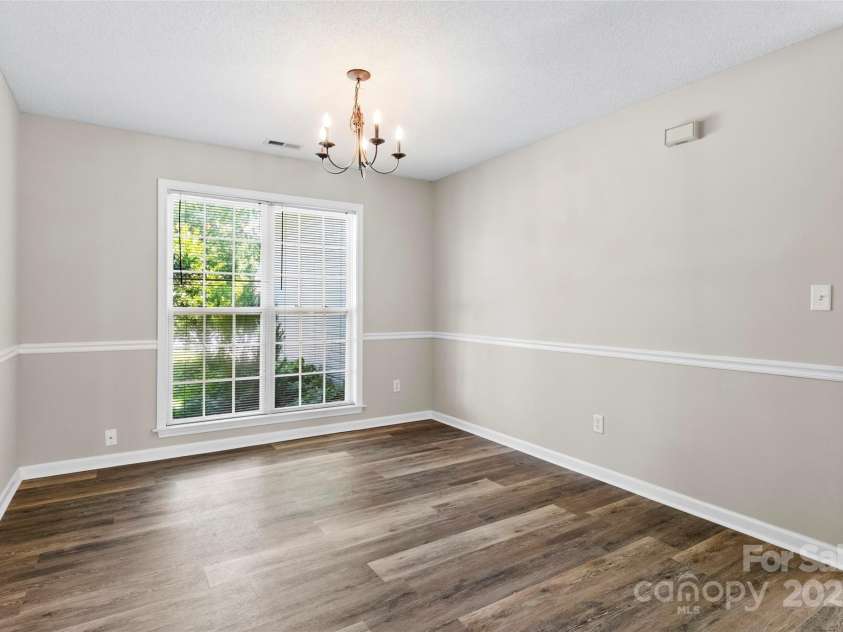 370 Running Briar Road, Fletcher, NC 28732.  MLS# CAR4262978, YatesRealty ID 15484. Dining Area