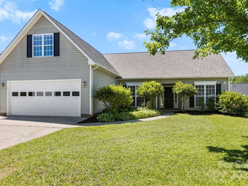 370 Running Briar Road, Fletcher, NC 28732.  MLS# CAR4262978, YatesRealty ID 15484. Front