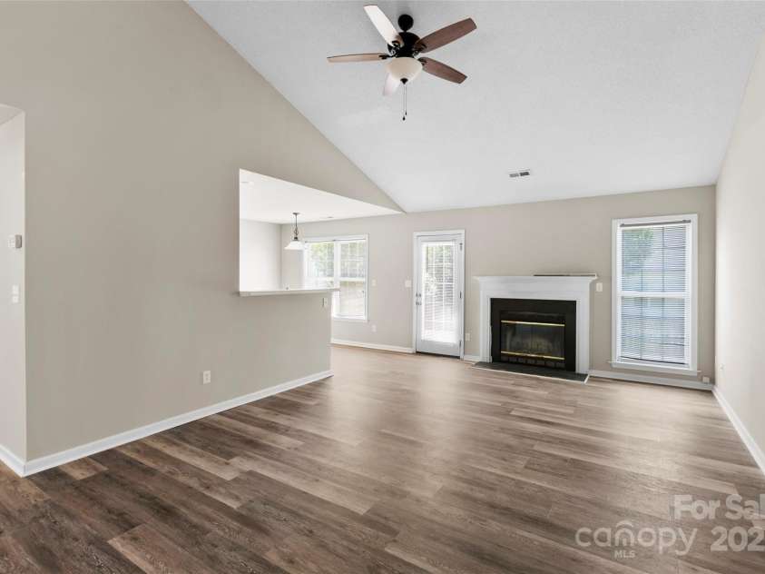 370 Running Briar Road, Fletcher, NC 28732.  MLS# CAR4262978, YatesRealty ID 15484. Great Room