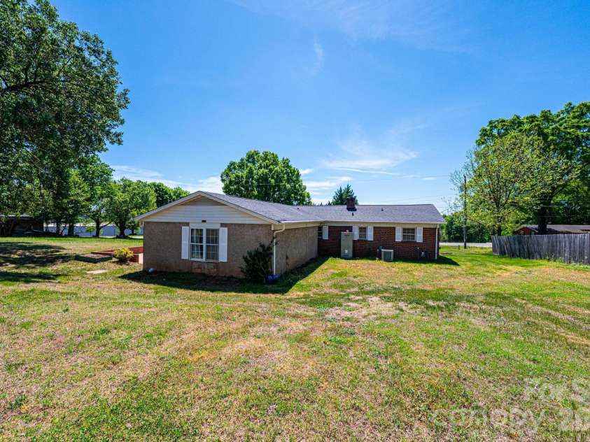 2984 Lutz Boulevard, Newton, NC 28658.  MLS# CAR4372809, YatesRealty ID 15485. 