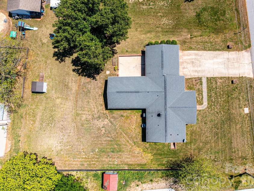 2984 Lutz Boulevard, Newton, NC 28658.  MLS# CAR4372809, YatesRealty ID 15485. 