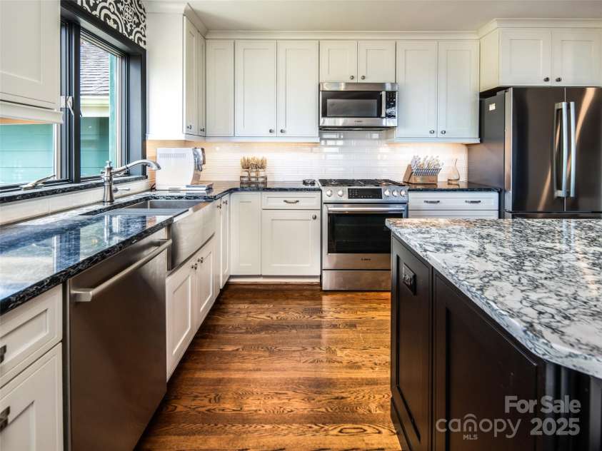 4344 Eagles Nest Road, Waynesville, NC 28786.  MLS# CAR4261425, YatesRealty ID 15485. SPACIOUS KITCHEN DESIGN