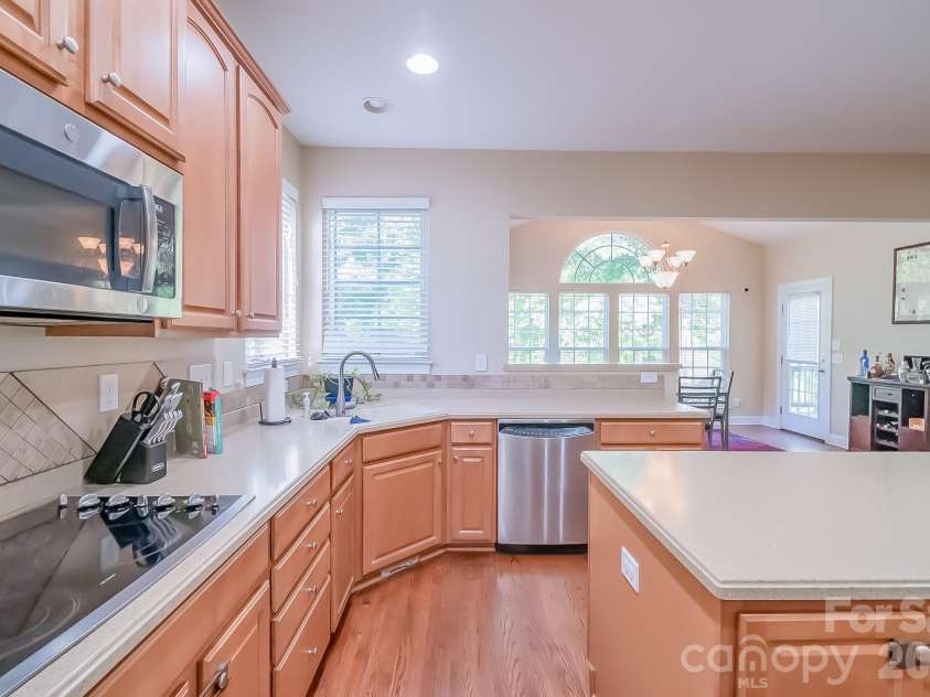 124 Whiterock Drive, Mount Holly, NC 28120.  MLS# CAR4373634, YatesRealty ID 15486. 