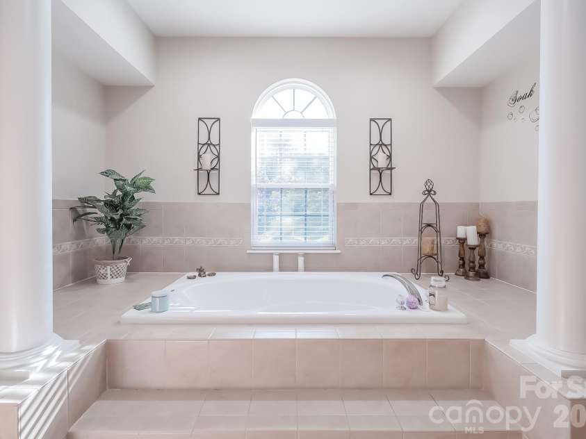 124 Whiterock Drive, Mount Holly, NC 28120.  MLS# CAR4373634, YatesRealty ID 15486. 