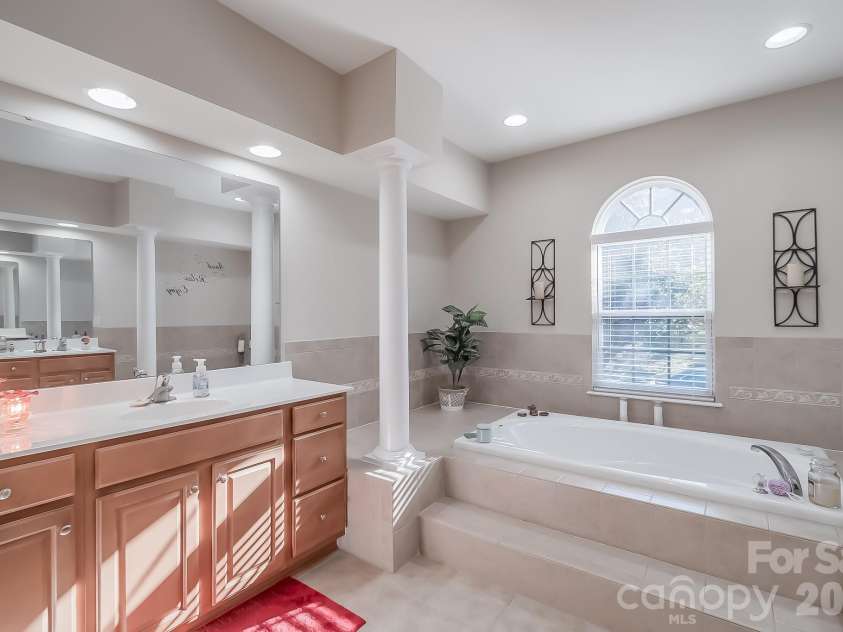 124 Whiterock Drive, Mount Holly, NC 28120.  MLS# CAR4373634, YatesRealty ID 15486. 