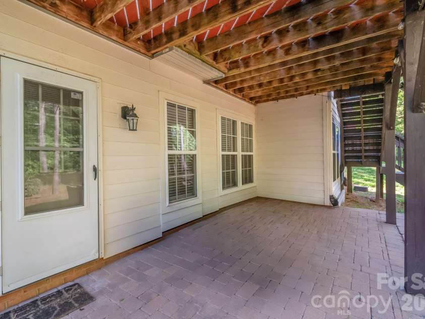 124 Whiterock Drive, Mount Holly, NC 28120.  MLS# CAR4373634, YatesRealty ID 15486. 