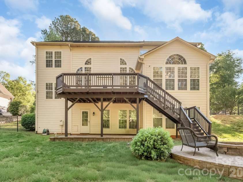 124 Whiterock Drive, Mount Holly, NC 28120.  MLS# CAR4373634, YatesRealty ID 15486. 