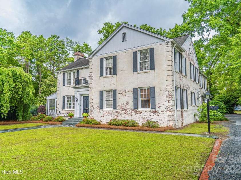 308 prince Street, Laurinburg, NC 28352.  MLS# CAR4264120, YatesRealty ID 15486. 