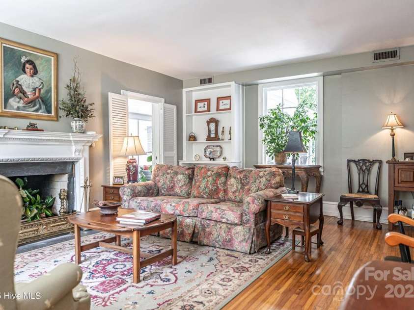 308 prince Street, Laurinburg, NC 28352.  MLS# CAR4264120, YatesRealty ID 15486. 