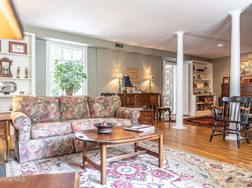 308 prince Street, Laurinburg, NC 28352.  MLS# CAR4264120, YatesRealty ID 15486. 