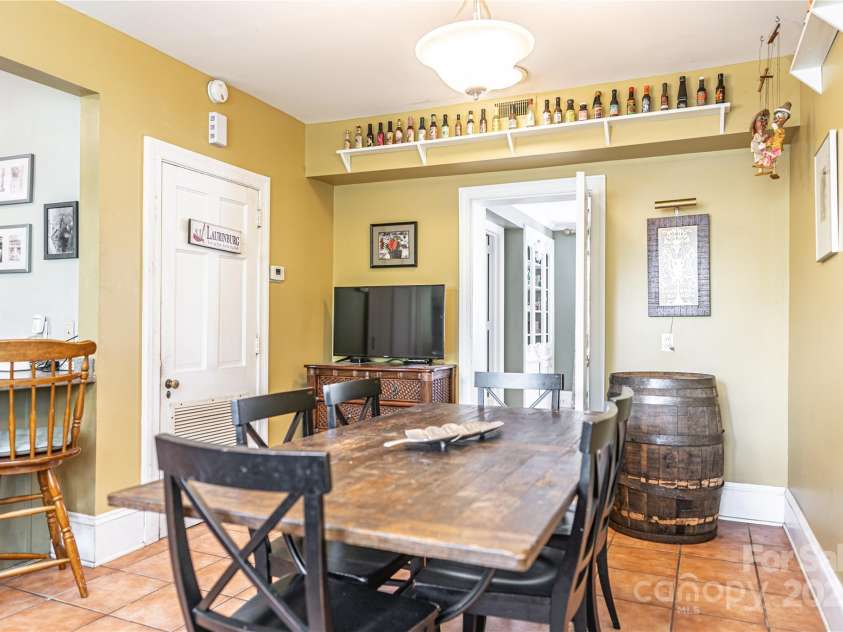 308 prince Street, Laurinburg, NC 28352.  MLS# CAR4264120, YatesRealty ID 15486. 