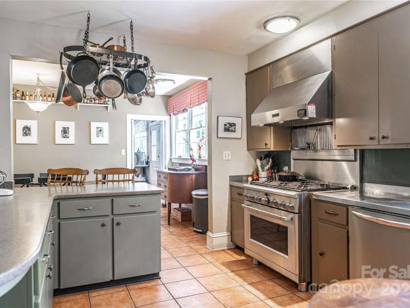 308 prince Street, Laurinburg, NC 28352.  MLS# CAR4264120, YatesRealty ID 15486. 