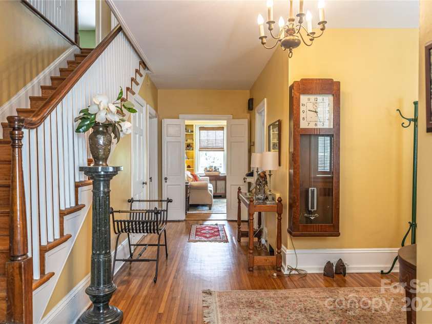 308 prince Street, Laurinburg, NC 28352.  MLS# CAR4264120, YatesRealty ID 15486. 