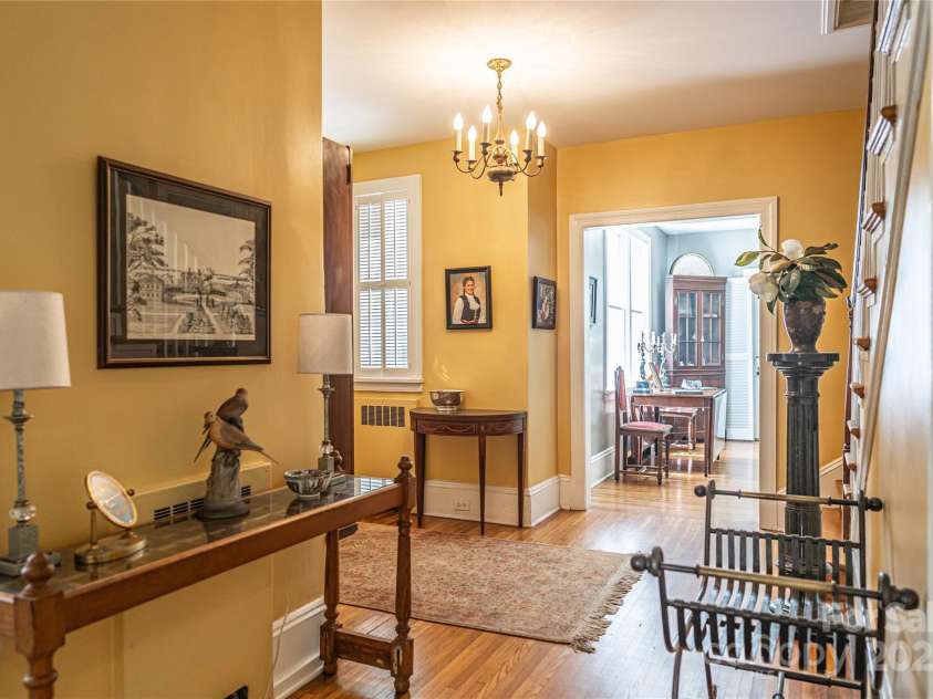 308 prince Street, Laurinburg, NC 28352.  MLS# CAR4264120, YatesRealty ID 15486. 